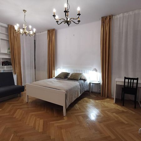 Cozy Spacious Apartment With Balcony クラクフ エクステリア 写真