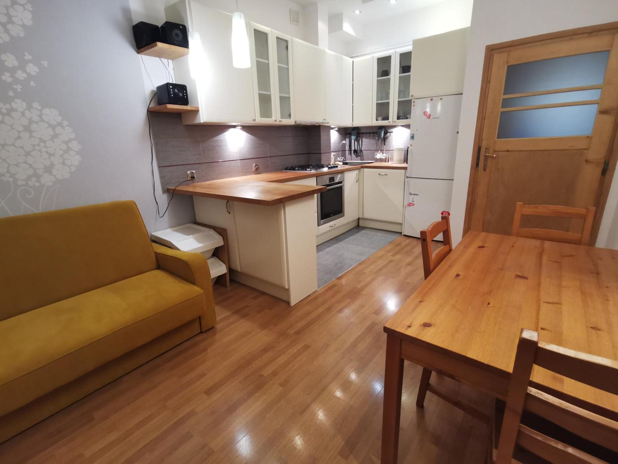 Cozy Spacious Apartment With Balcony クラクフ エクステリア 写真