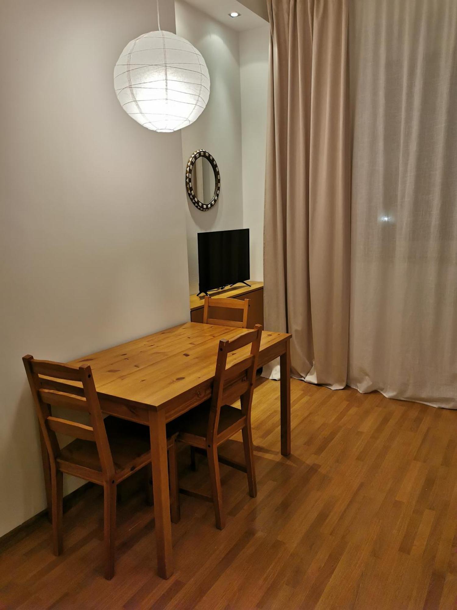 Cozy Spacious Apartment With Balcony クラクフ エクステリア 写真