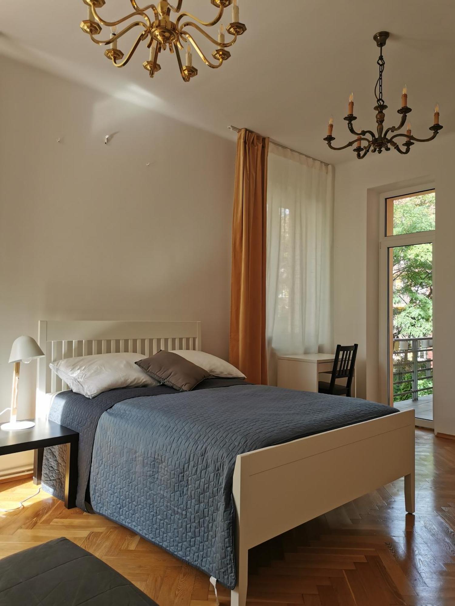Cozy Spacious Apartment With Balcony クラクフ エクステリア 写真