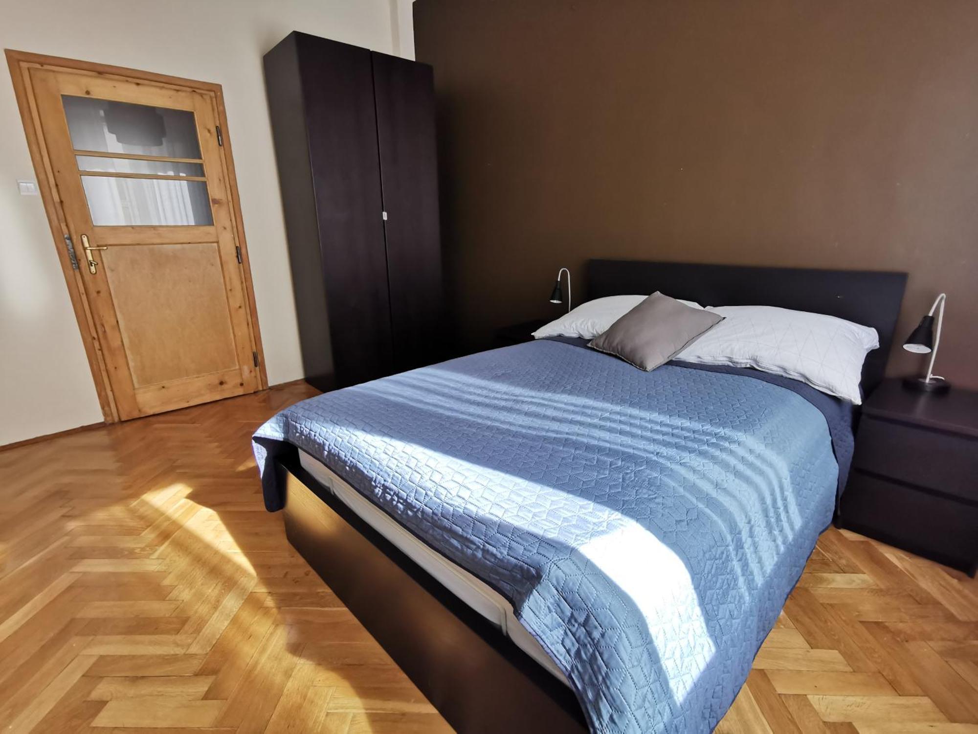 Cozy Spacious Apartment With Balcony クラクフ エクステリア 写真