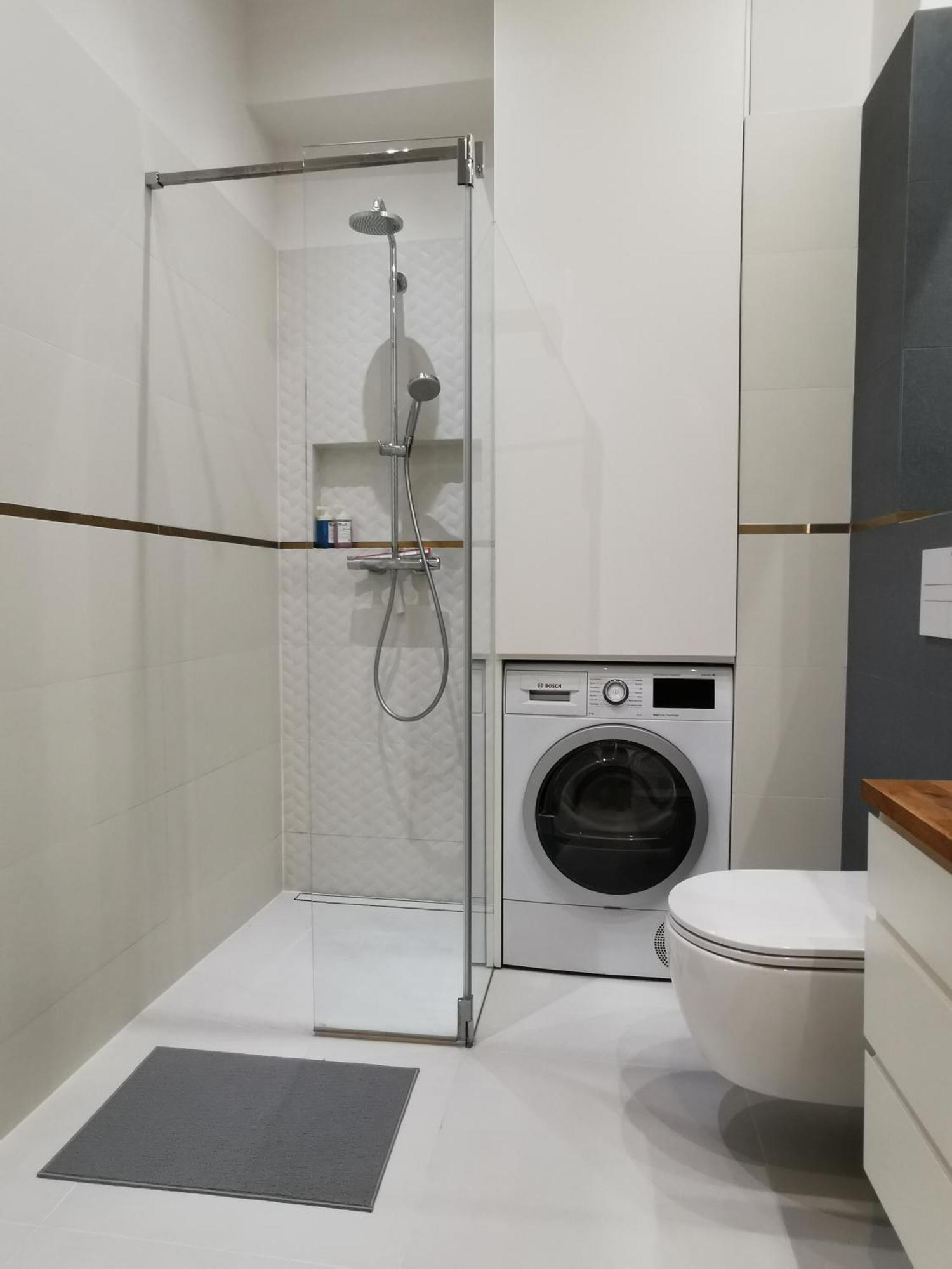 Cozy Spacious Apartment With Balcony クラクフ エクステリア 写真